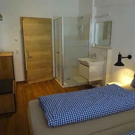 Alte Schreinerei Decent Hébergement de vacances *